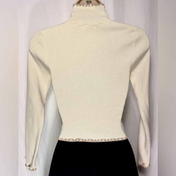 HEARTLOOM Vika Top - Picture 3 of 4